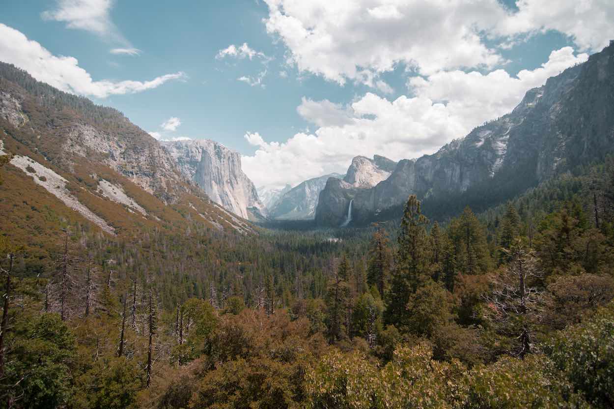 First on your list of things to do in Yosemite is to stop at the tunnel view.